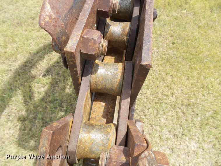 image for item DC5068 1996 Ditch Witch 7610 trencher