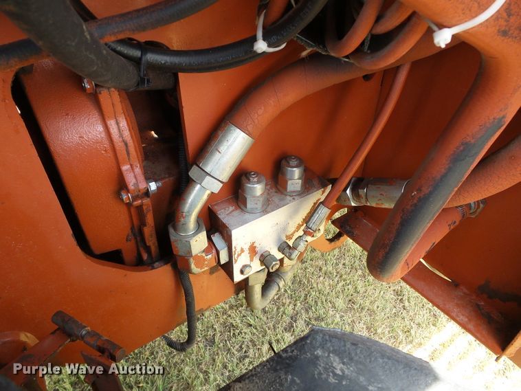 image for item DC5068 1996 Ditch Witch 7610 trencher