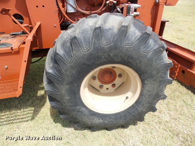 image for item DC5068 1996 Ditch Witch 7610 trencher