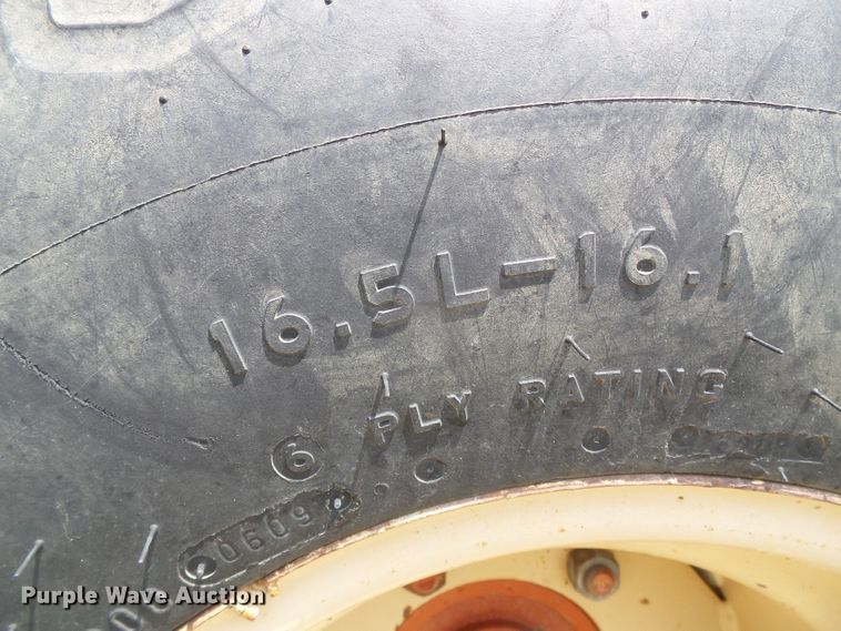 image for item DC5068 1996 Ditch Witch 7610 trencher