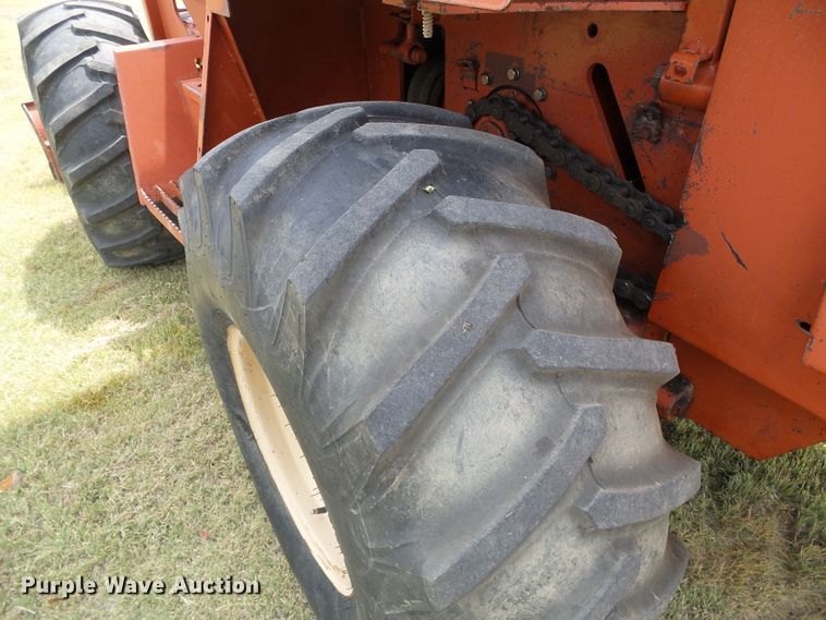 image for item DC5068 1996 Ditch Witch 7610 trencher