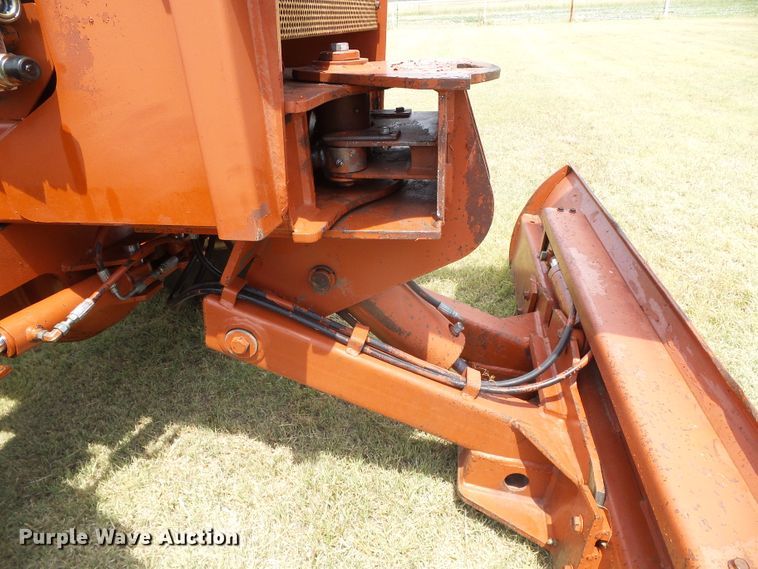 image for item DC5068 1996 Ditch Witch 7610 trencher