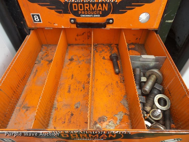 image for item DD6368 2005 Peterbilt 335 service truck with crane