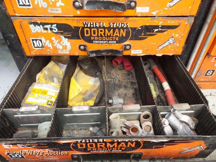 image for item DD6368 2005 Peterbilt 335 service truck with crane