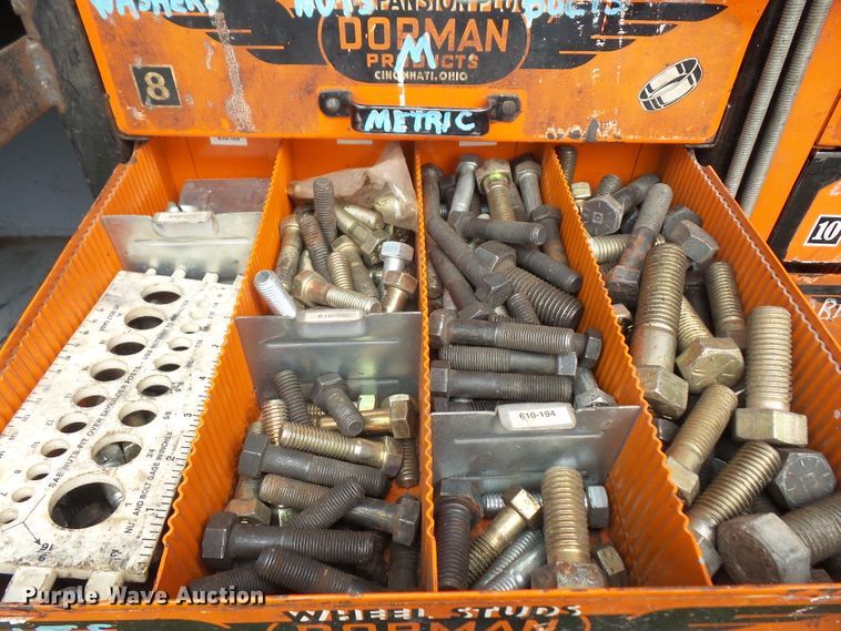 image for item DD6368 2005 Peterbilt 335 service truck with crane