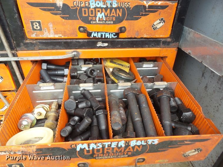 image for item DD6368 2005 Peterbilt 335 service truck with crane