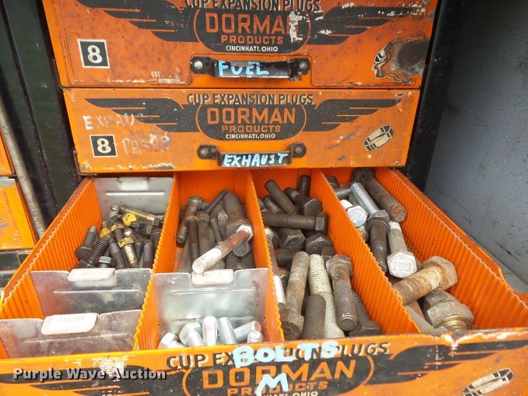 image for item DD6368 2005 Peterbilt 335 service truck with crane