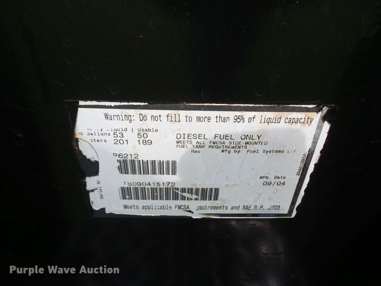 image for item DD6368 2005 Peterbilt 335 service truck with crane