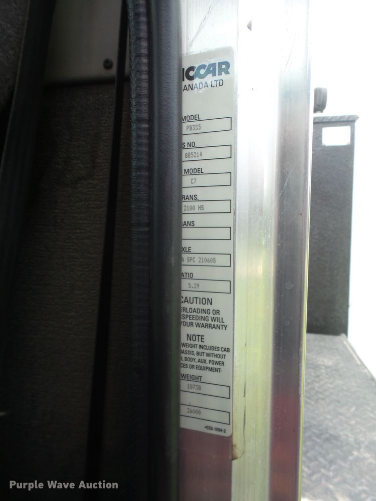 image for item DD6368 2005 Peterbilt 335 service truck with crane