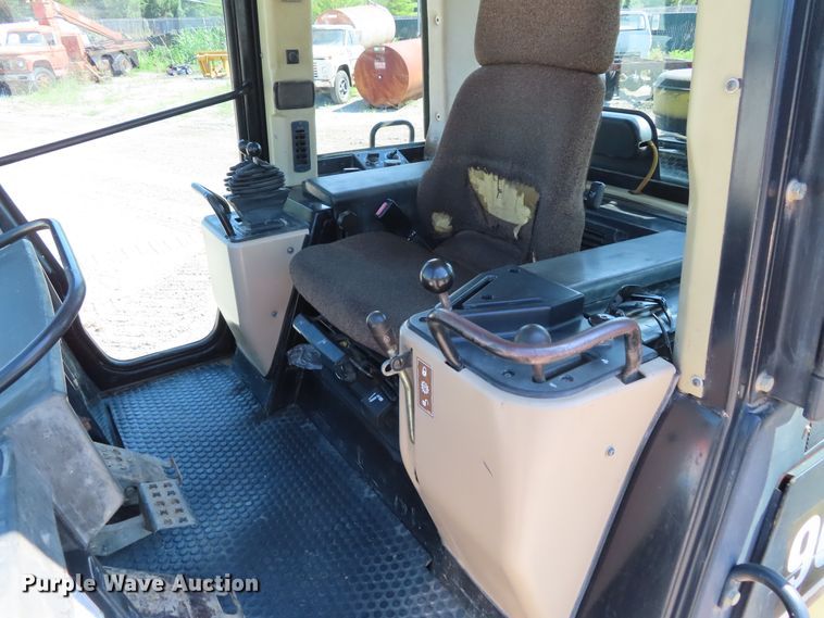 image for item DD6372 2003 Caterpillar 963C track loader