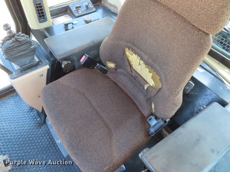 image for item DD6372 2003 Caterpillar 963C track loader