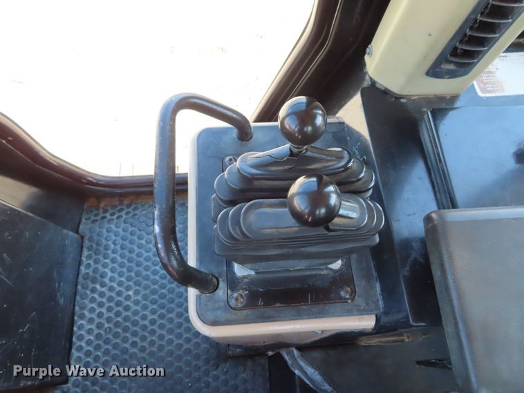 image for item DD6372 2003 Caterpillar 963C track loader