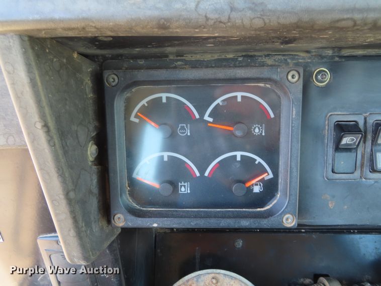 image for item DD6372 2003 Caterpillar 963C track loader