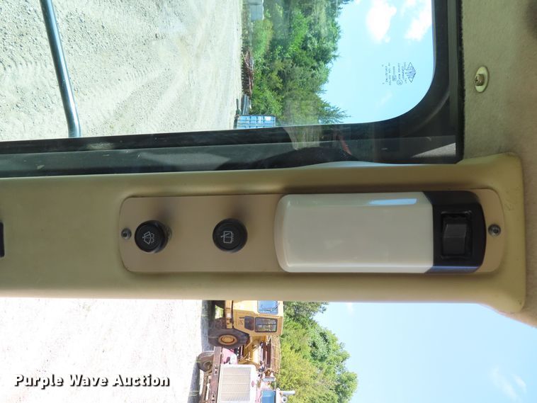 image for item DD6372 2003 Caterpillar 963C track loader