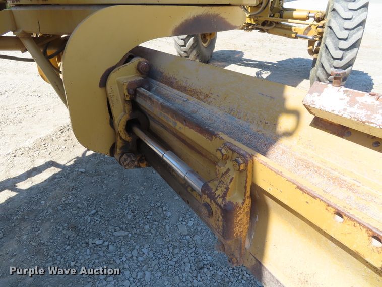 image for item DD6373 2002 Caterpillar 140H VHP motor grader