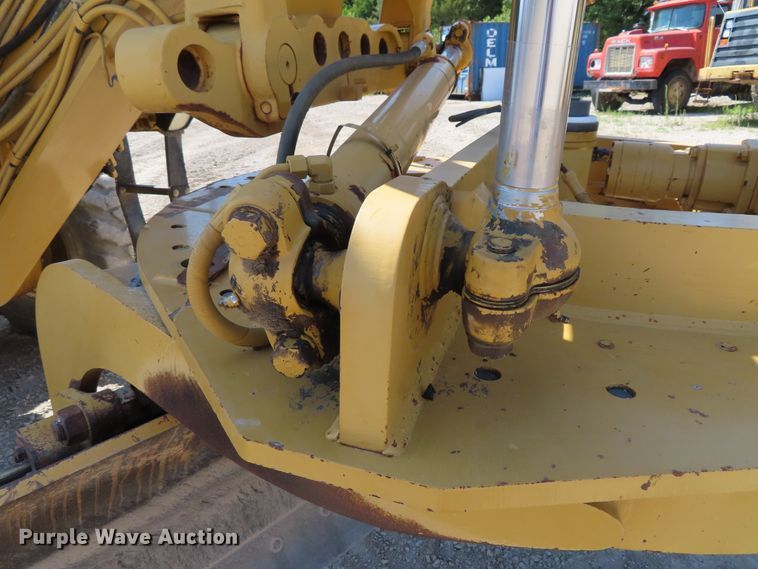 image for item DD6373 2002 Caterpillar 140H VHP motor grader