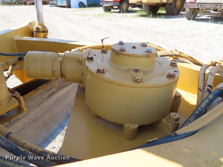 image for item DD6373 2002 Caterpillar 140H VHP motor grader