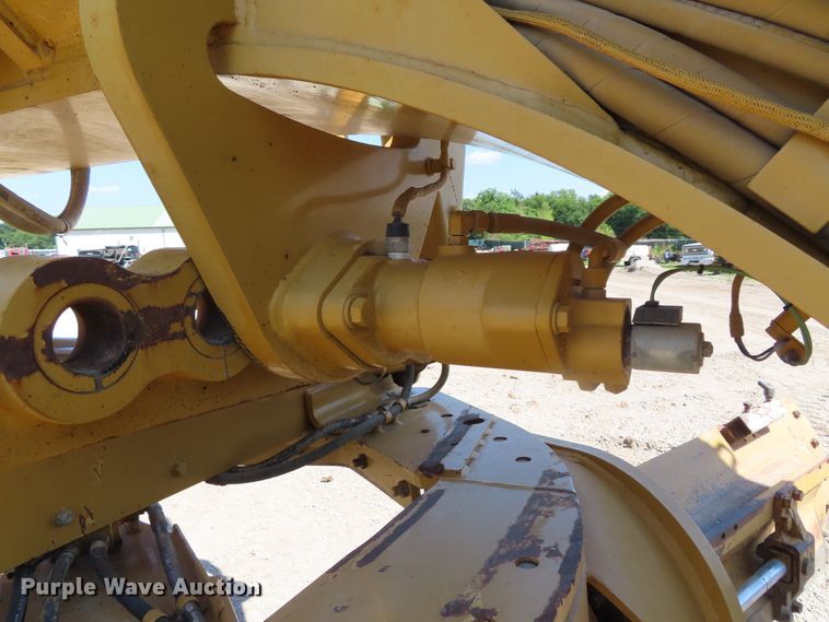 image for item DD6373 2002 Caterpillar 140H VHP motor grader