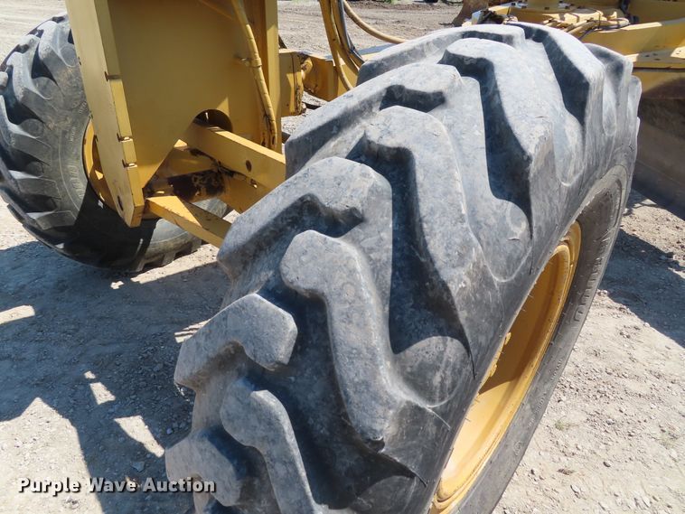 image for item DD6373 2002 Caterpillar 140H VHP motor grader