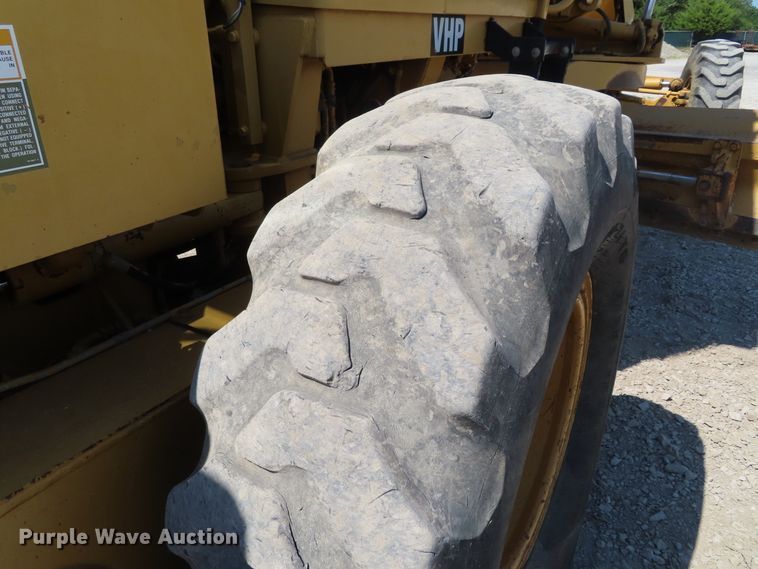 image for item DD6373 2002 Caterpillar 140H VHP motor grader