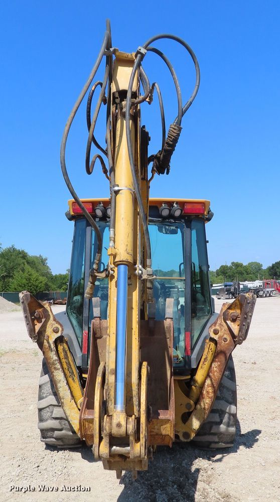 image for item DD6374 2006 John Deere 310SG backhoe