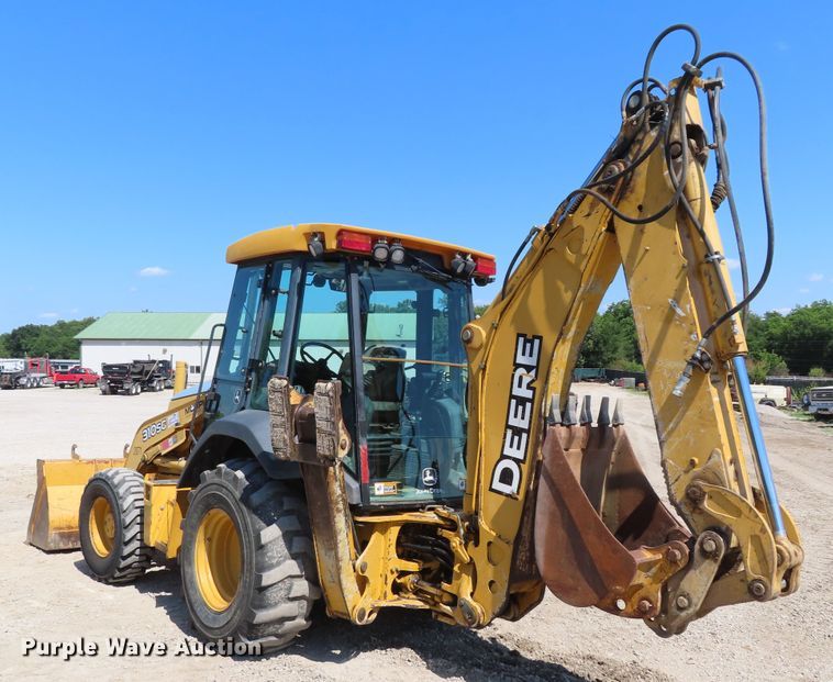 image for item DD6374 2006 John Deere 310SG backhoe