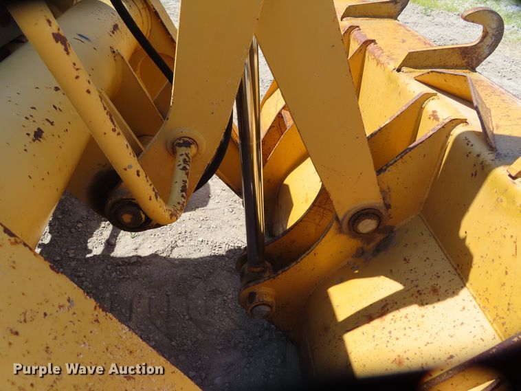 image for item DD6374 2006 John Deere 310SG backhoe