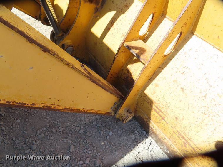 image for item DD6374 2006 John Deere 310SG backhoe