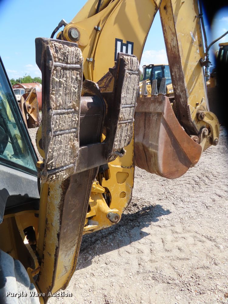 image for item DD6374 2006 John Deere 310SG backhoe