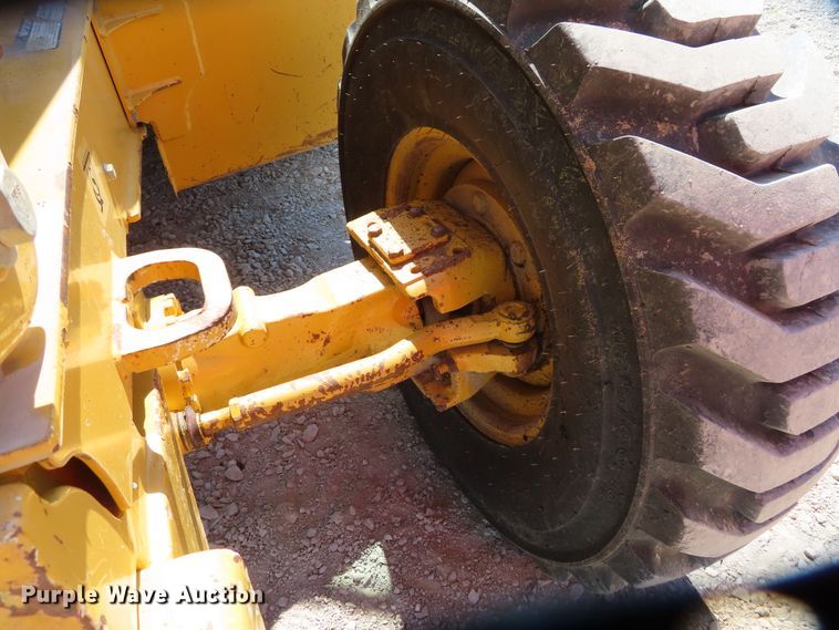 image for item DD6374 2006 John Deere 310SG backhoe