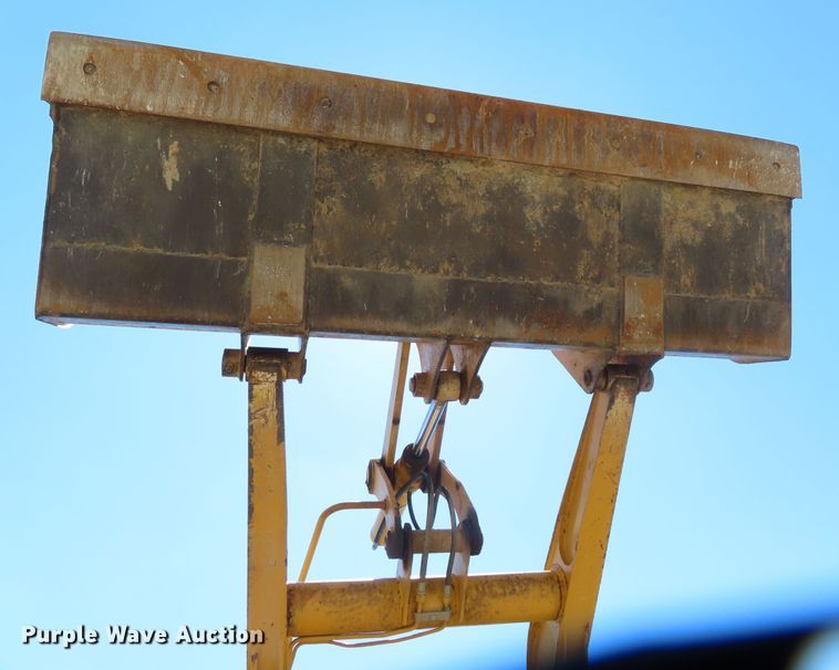 image for item DD6374 2006 John Deere 310SG backhoe