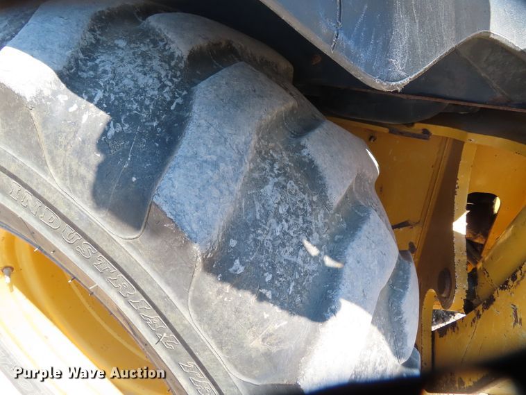 image for item DD6374 2006 John Deere 310SG backhoe