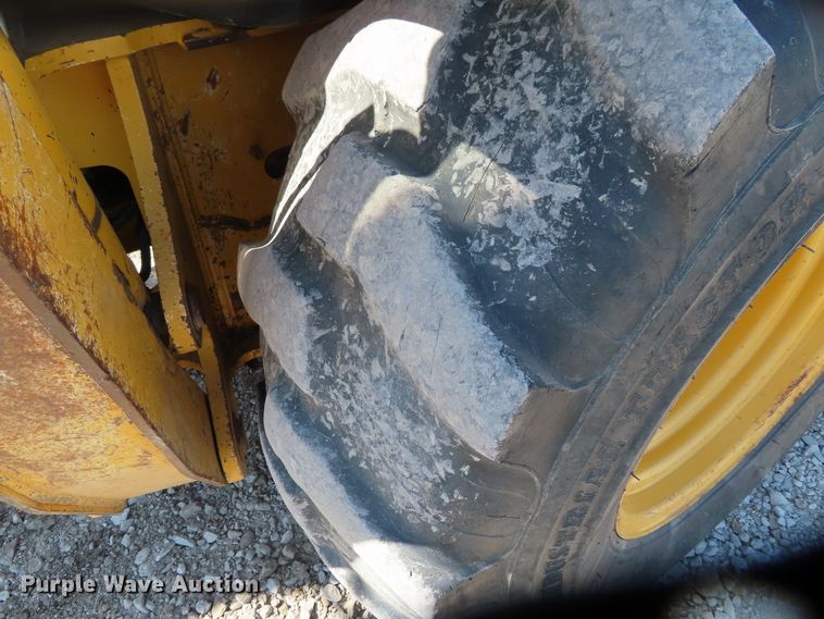 image for item DD6374 2006 John Deere 310SG backhoe