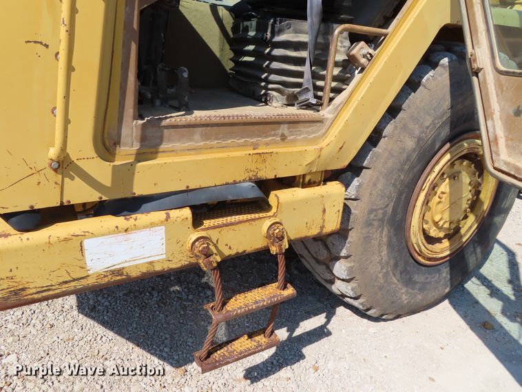 image for item DD6376 1999 Caterpillar 613C Series II elevating scraper