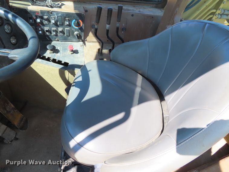 image for item DD6376 1999 Caterpillar 613C Series II elevating scraper