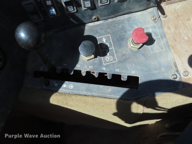 image for item DD6376 1999 Caterpillar 613C Series II elevating scraper