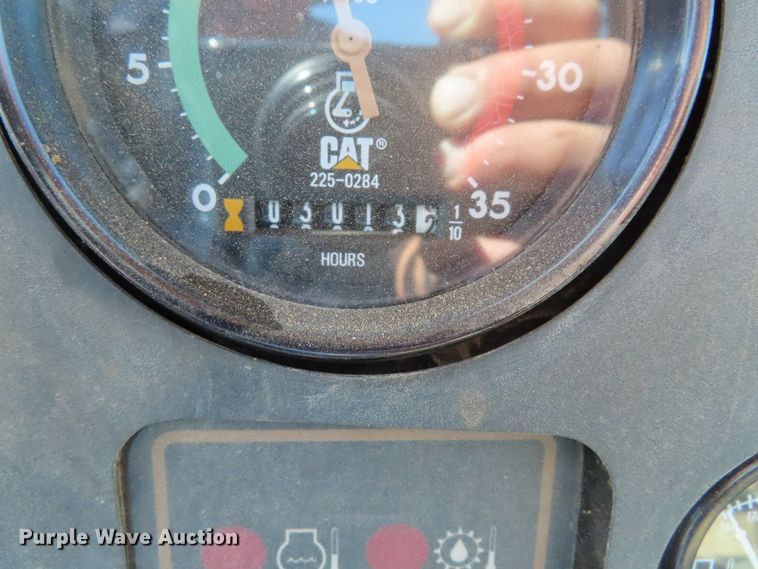 image for item DD6376 1999 Caterpillar 613C Series II elevating scraper