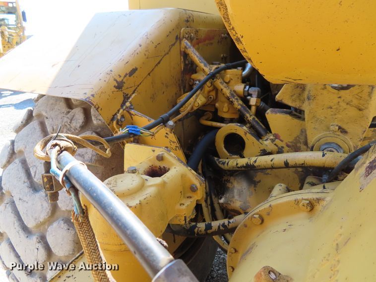 image for item DD6376 1999 Caterpillar 613C Series II elevating scraper