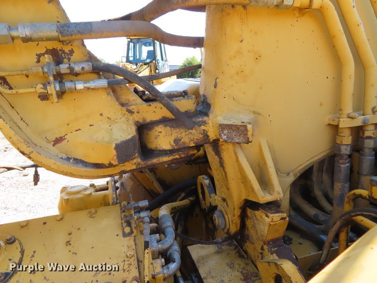 image for item DD6376 1999 Caterpillar 613C Series II elevating scraper