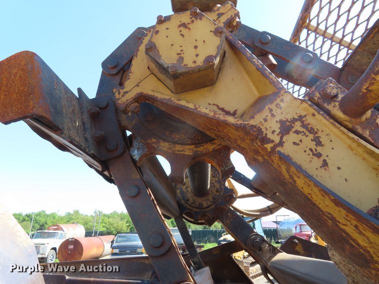 image for item DD6376 1999 Caterpillar 613C Series II elevating scraper