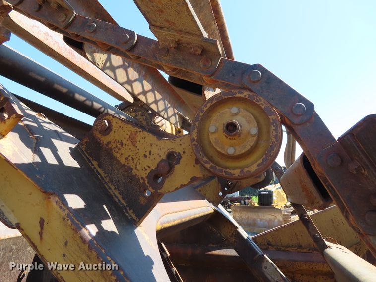 image for item DD6376 1999 Caterpillar 613C Series II elevating scraper