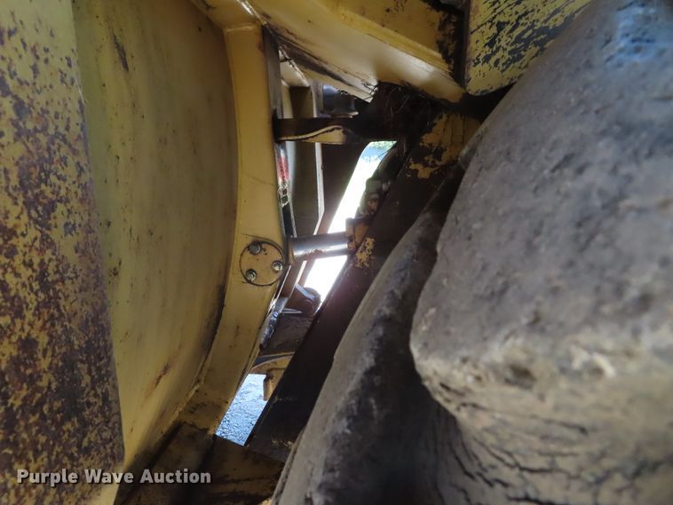 image for item DD6376 1999 Caterpillar 613C Series II elevating scraper