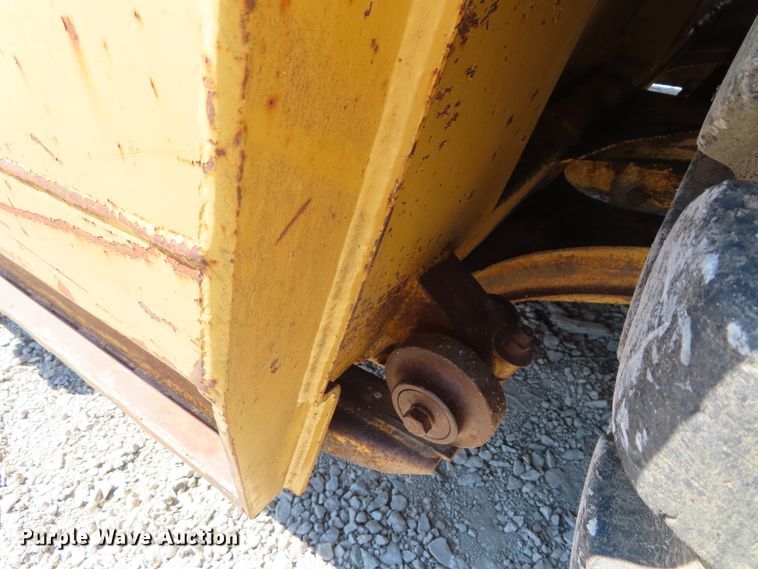 image for item DD6376 1999 Caterpillar 613C Series II elevating scraper