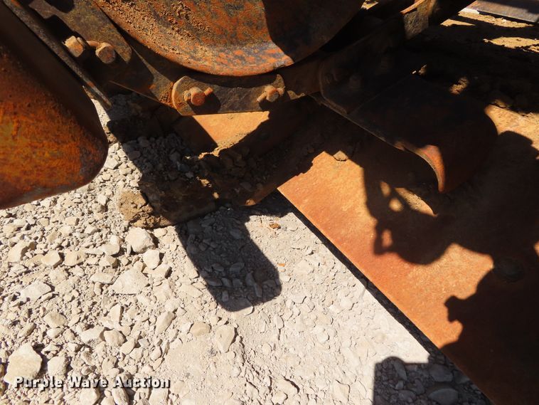 image for item DD6376 1999 Caterpillar 613C Series II elevating scraper