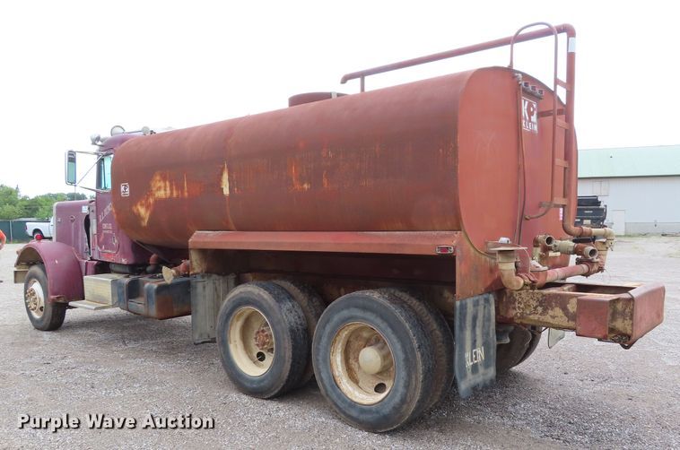 image for item DD6377 1974 Peterbilt 359M tank truck