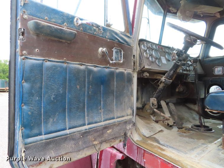 image for item DD6377 1974 Peterbilt 359M tank truck