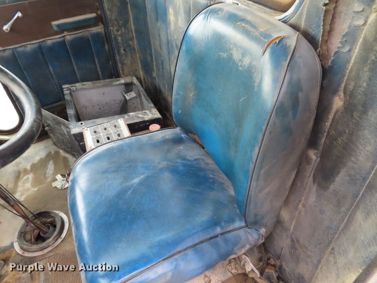 image for item DD6377 1974 Peterbilt 359M tank truck