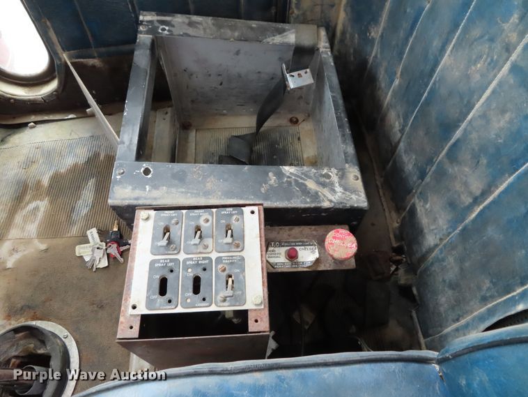 image for item DD6377 1974 Peterbilt 359M tank truck