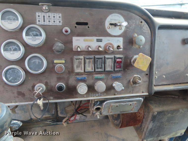 image for item DD6377 1974 Peterbilt 359M tank truck