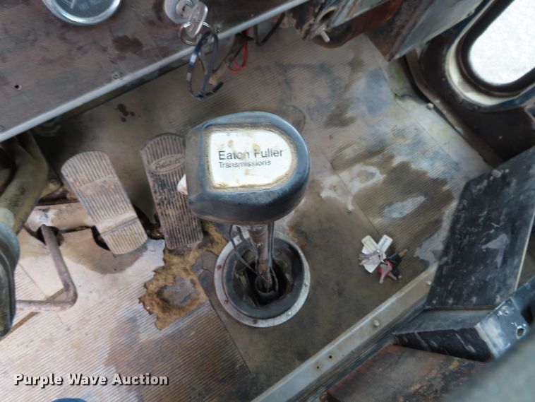 image for item DD6377 1974 Peterbilt 359M tank truck